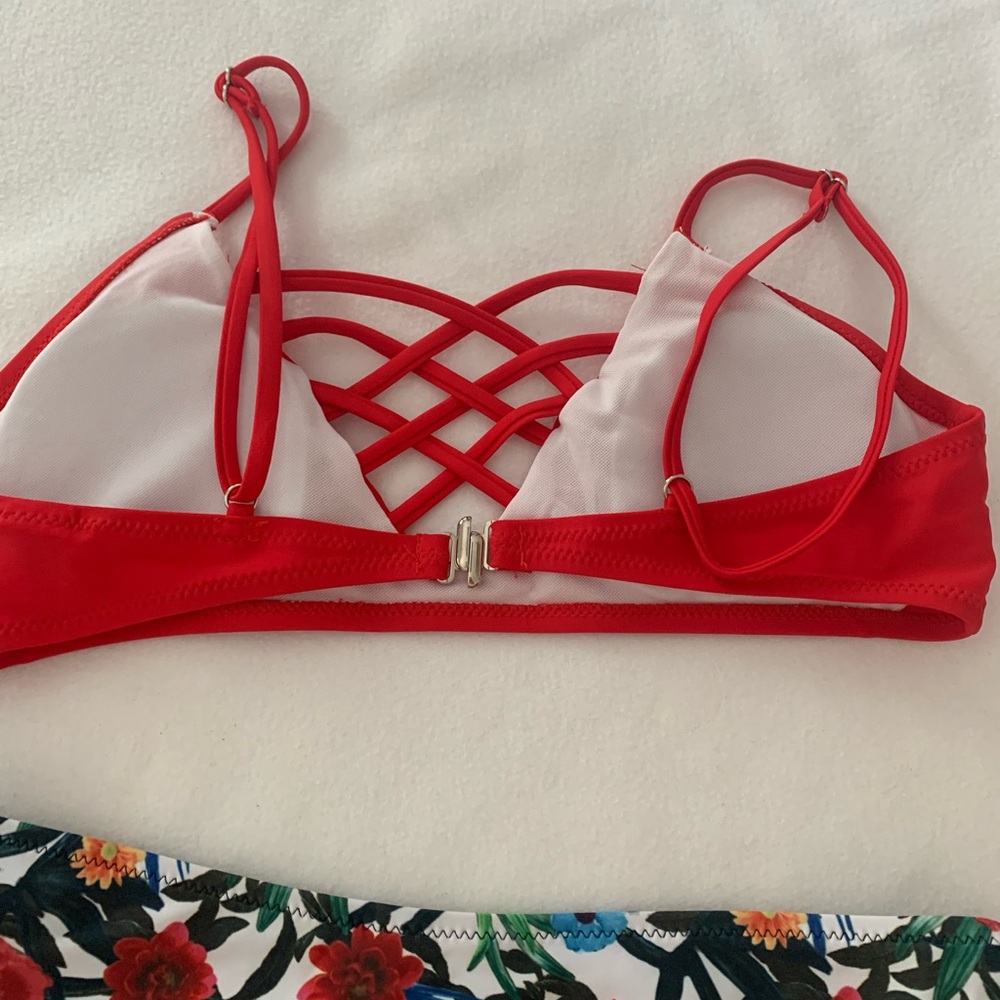 Red bikini sexy gorgeous - Picture 5 of 5